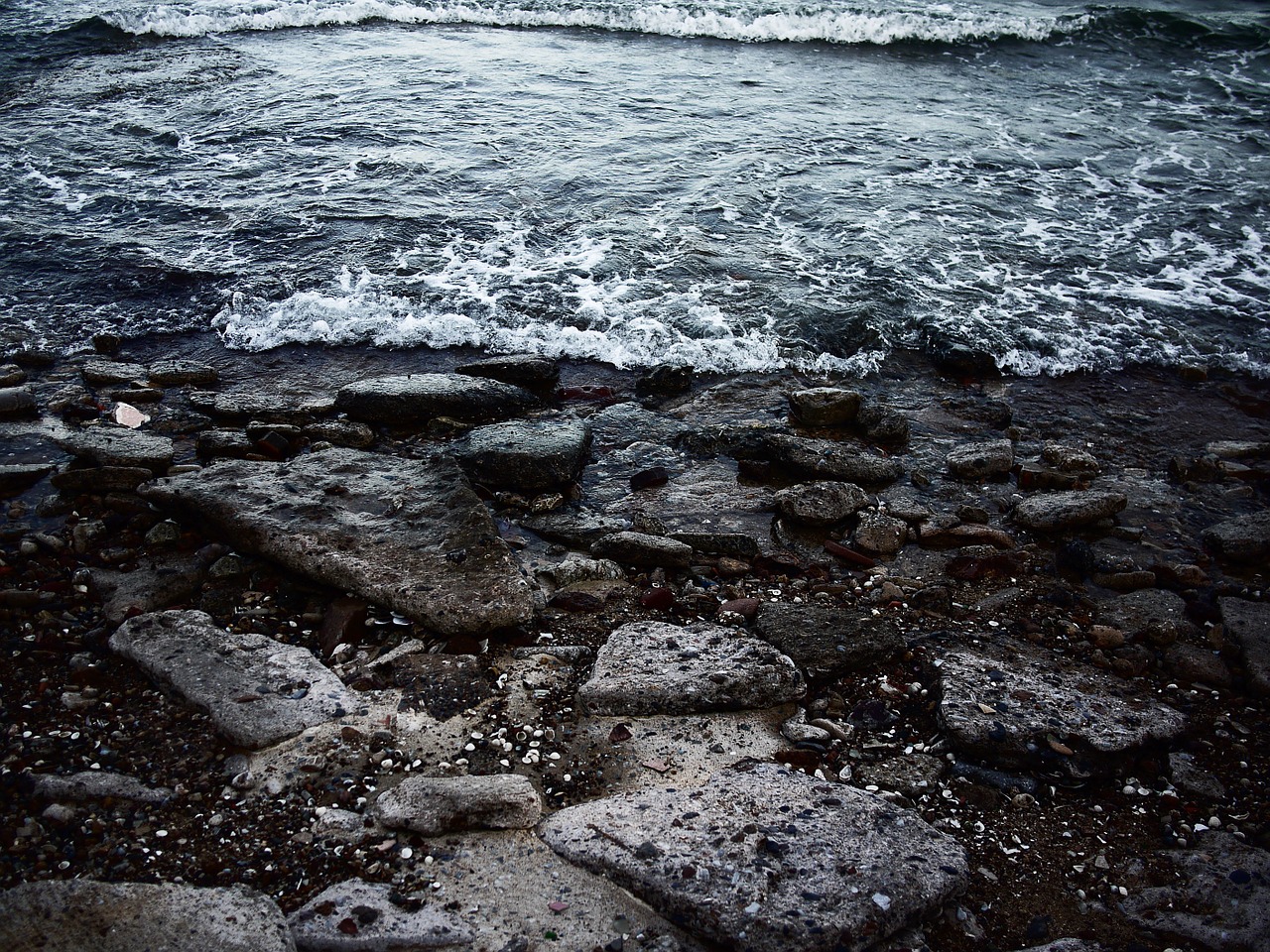 sea rock water free photo