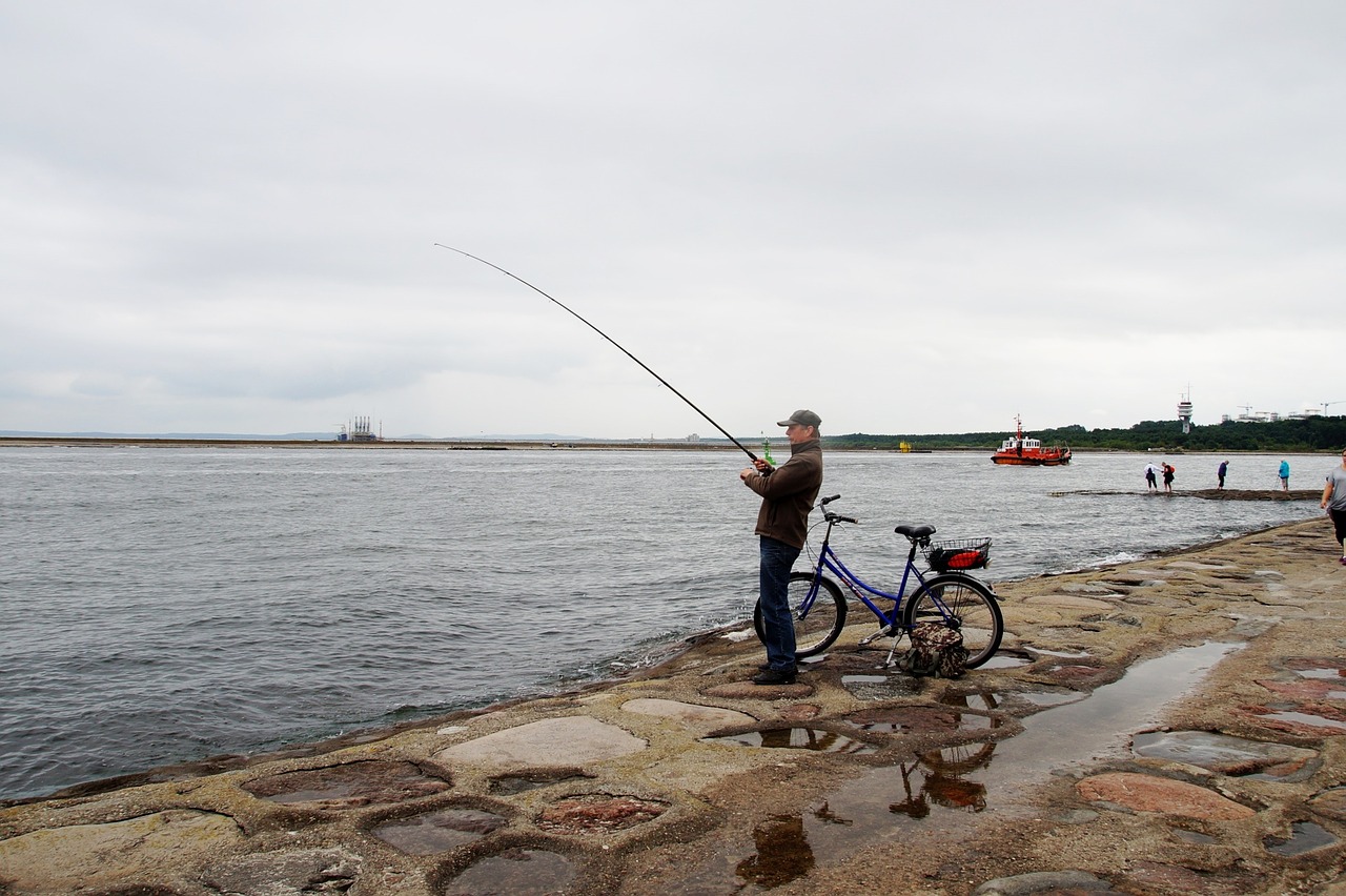 sea fisherman fishing free photo
