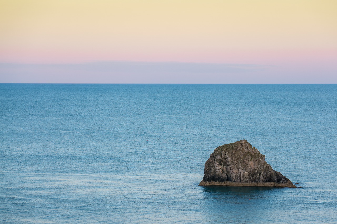 sea stone shore free photo