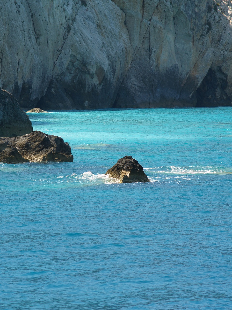 sea turquoise stones free photo