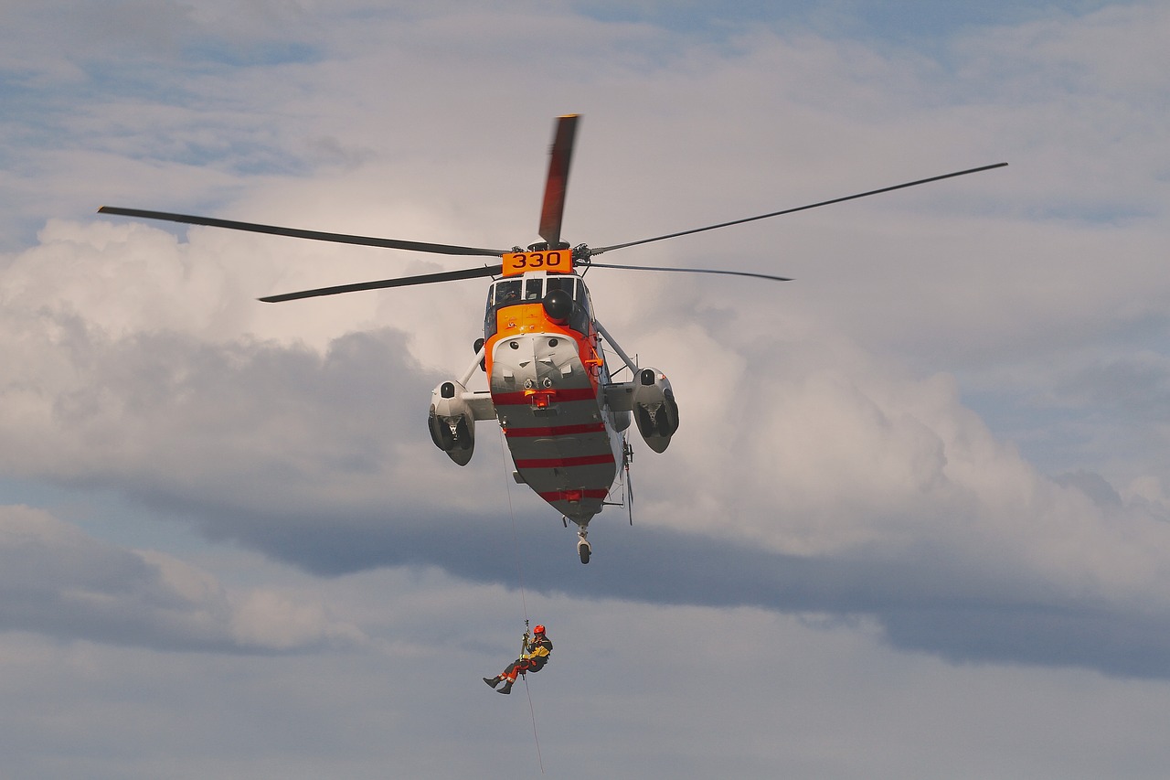 sea king helicopter rescue free photo