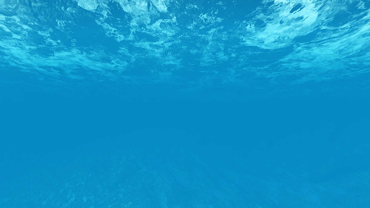 sea water blue water under the sea free photo