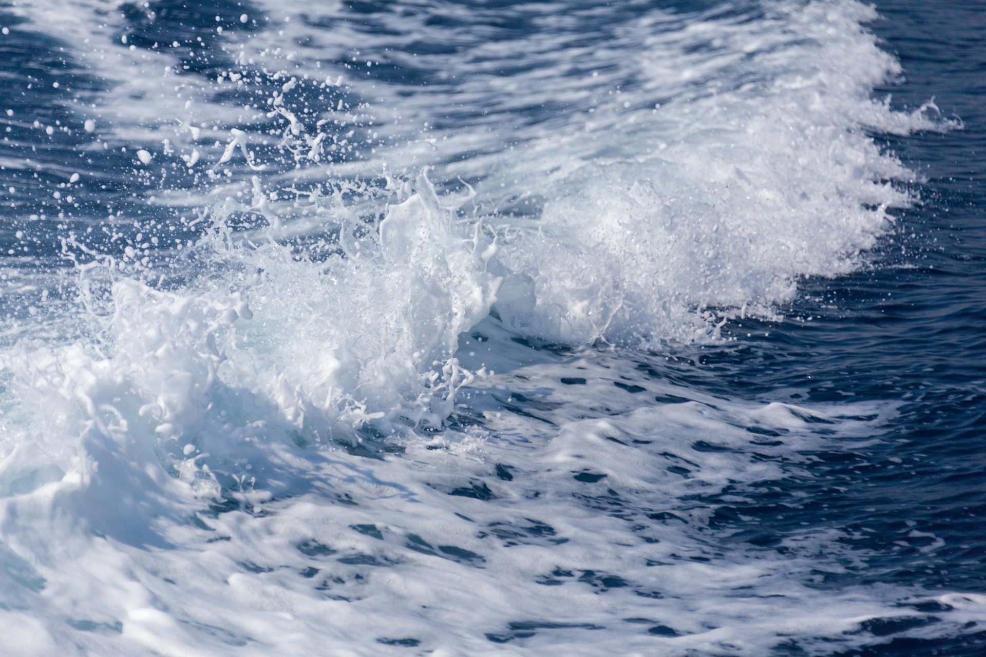 Wave effect. Водная гладь. Рябь на воде. Волны и рябь на воде. Рябь на воде текстура.