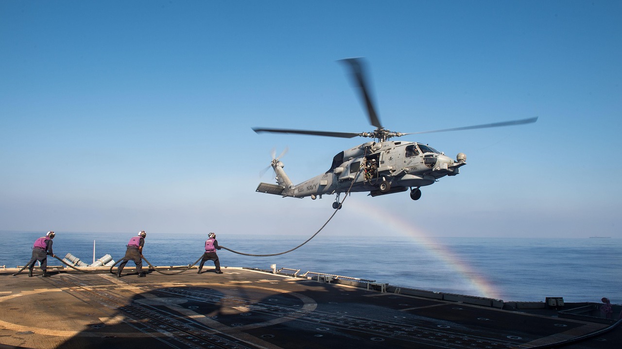 seahawk helicopter refueling free photo