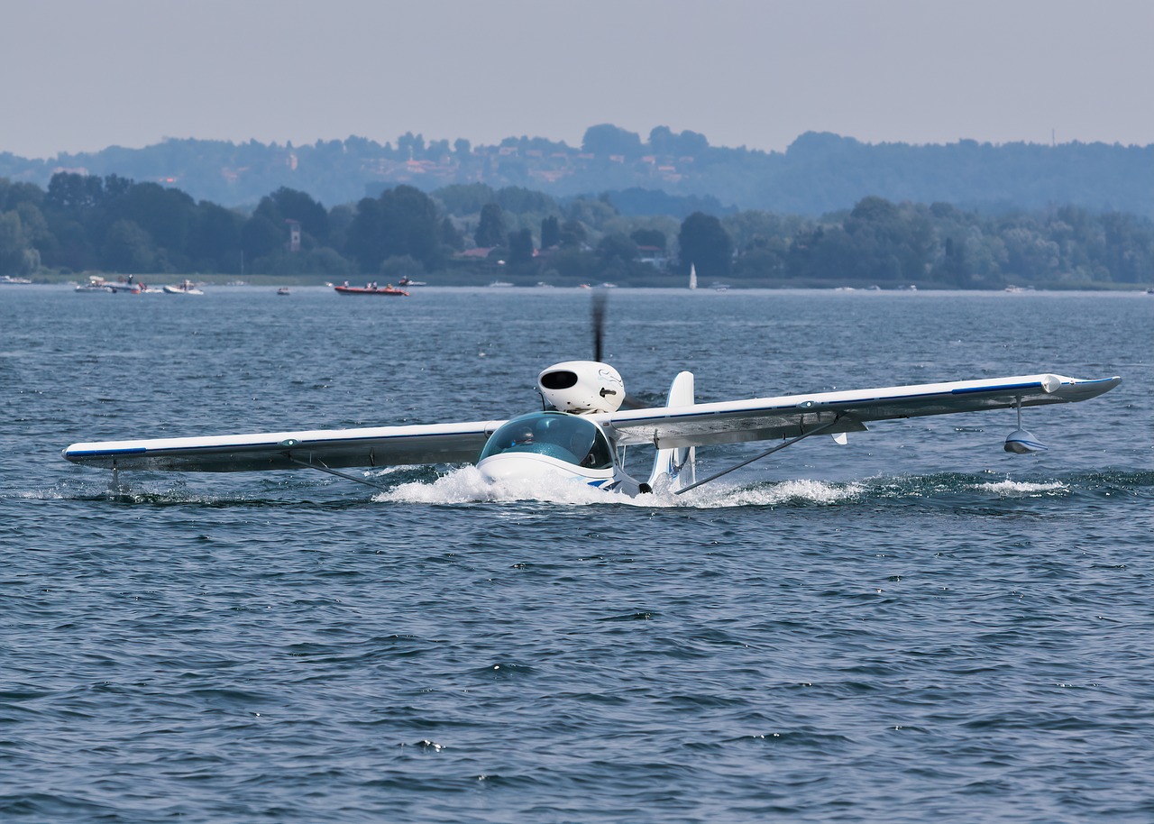 seaplane  water  plane free photo