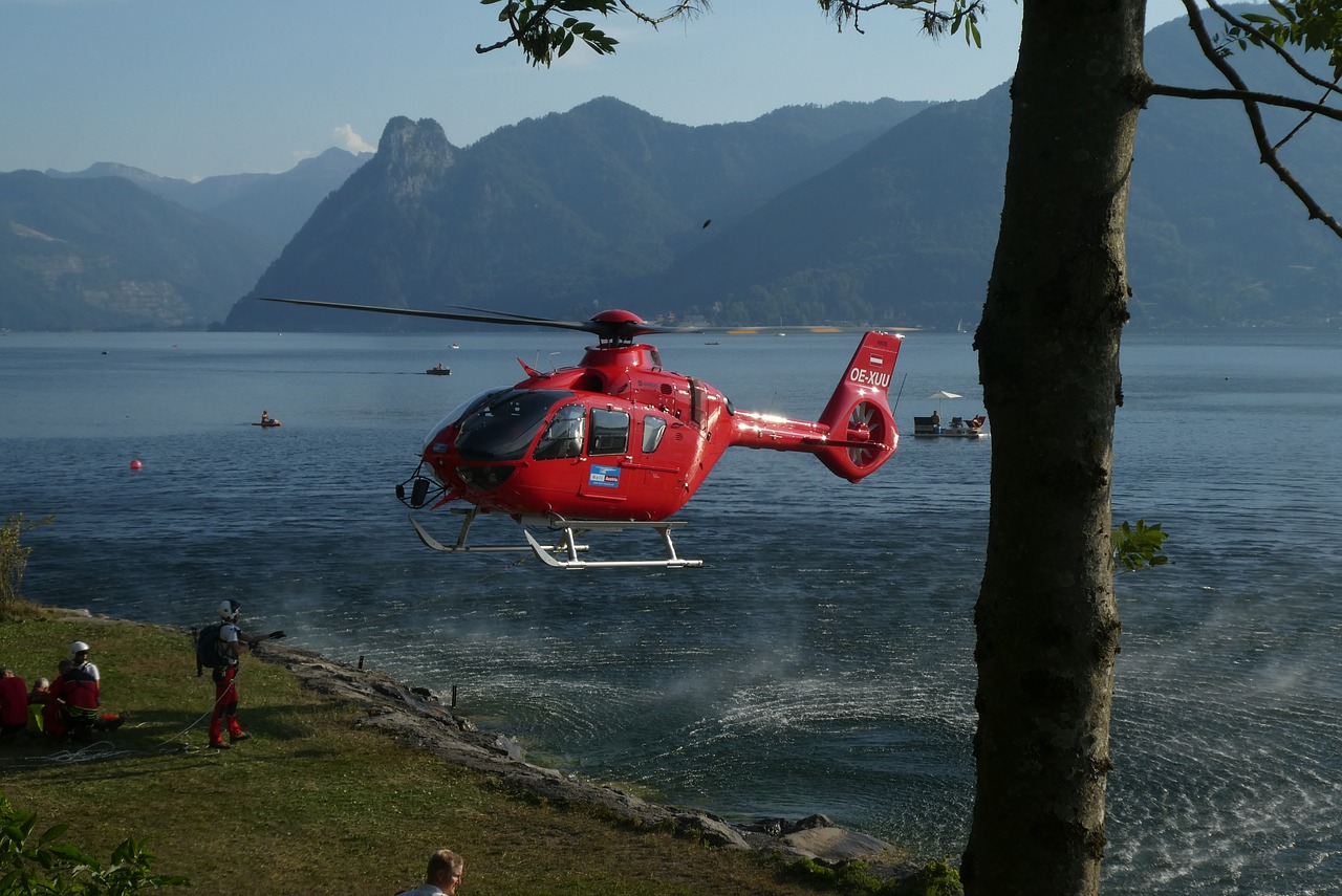 search and rescue helicopter  bergrettung  help free photo
