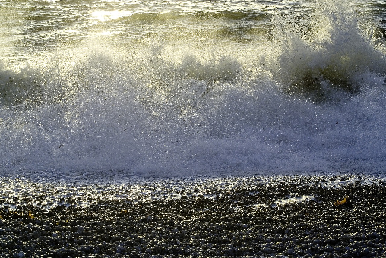 seas waves twilight free photo