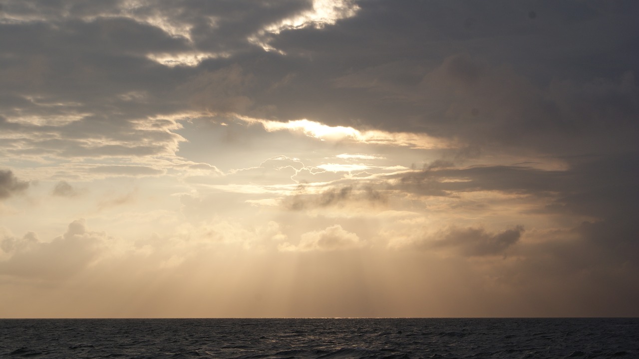 seascape sun clouds free photo