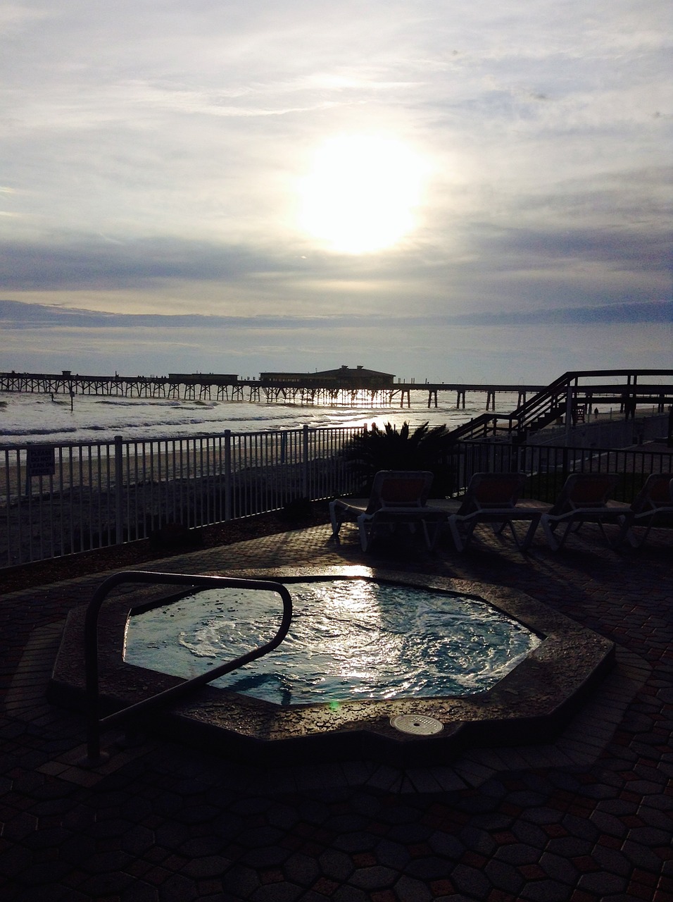 seaside hot tub beachfront free photo