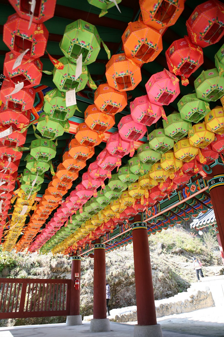 section lantern temple free photo