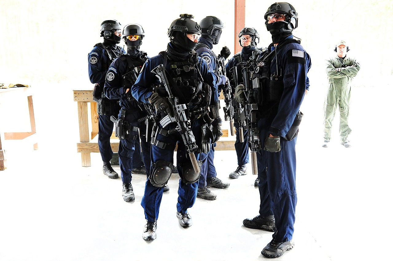 security response team coast guard weapons free photo