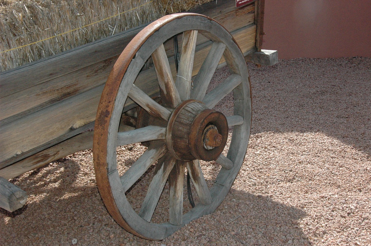 sedona arizona old wagon wheel free photo