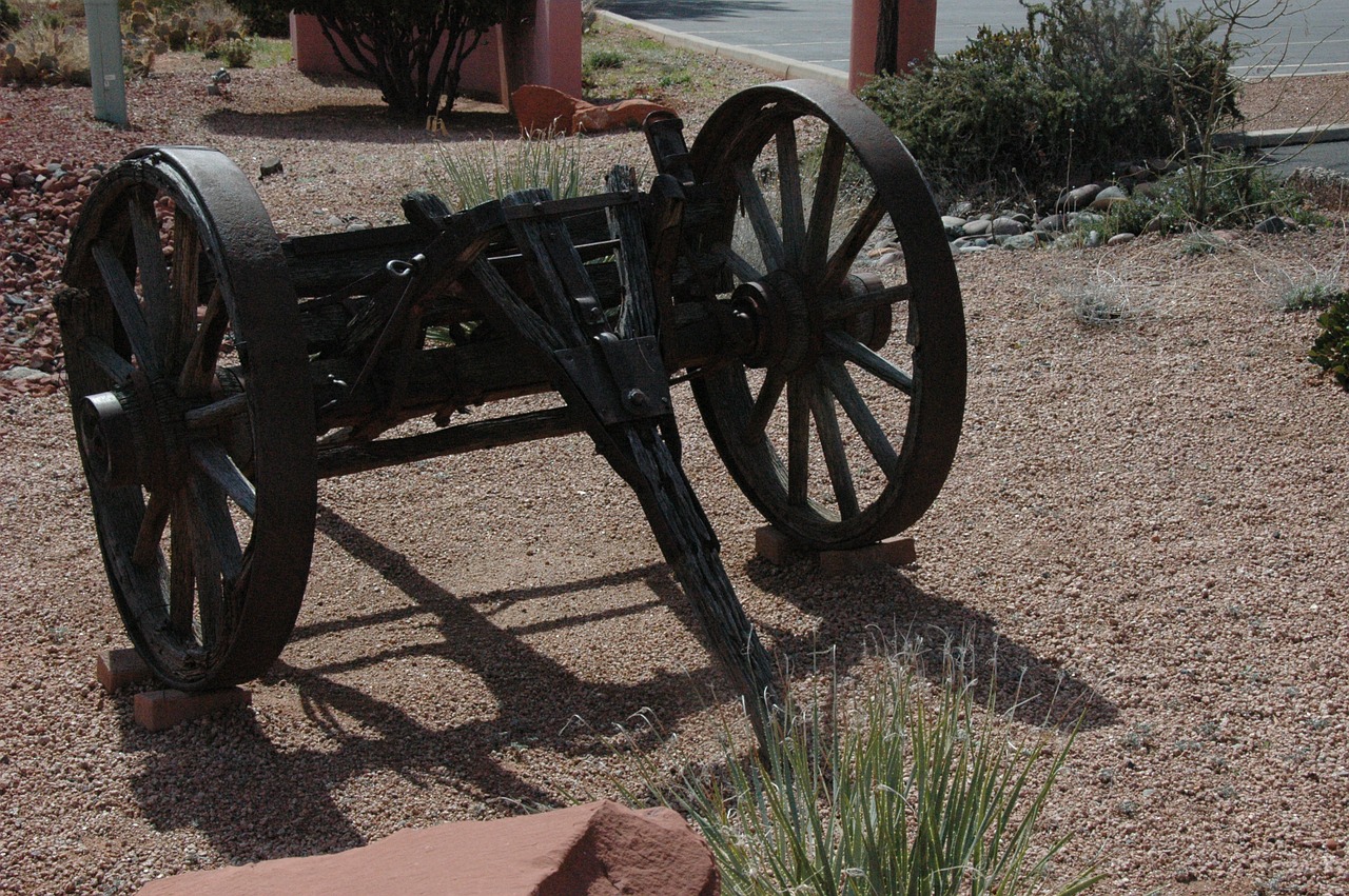 sedona arizona old wagon wheel free photo