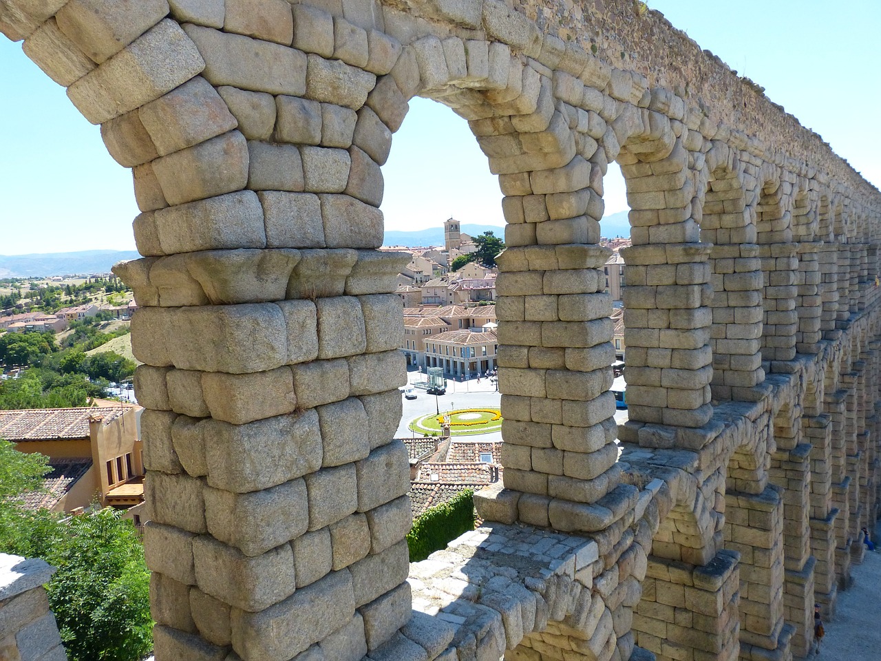 segovia roman aqueduct monument free photo