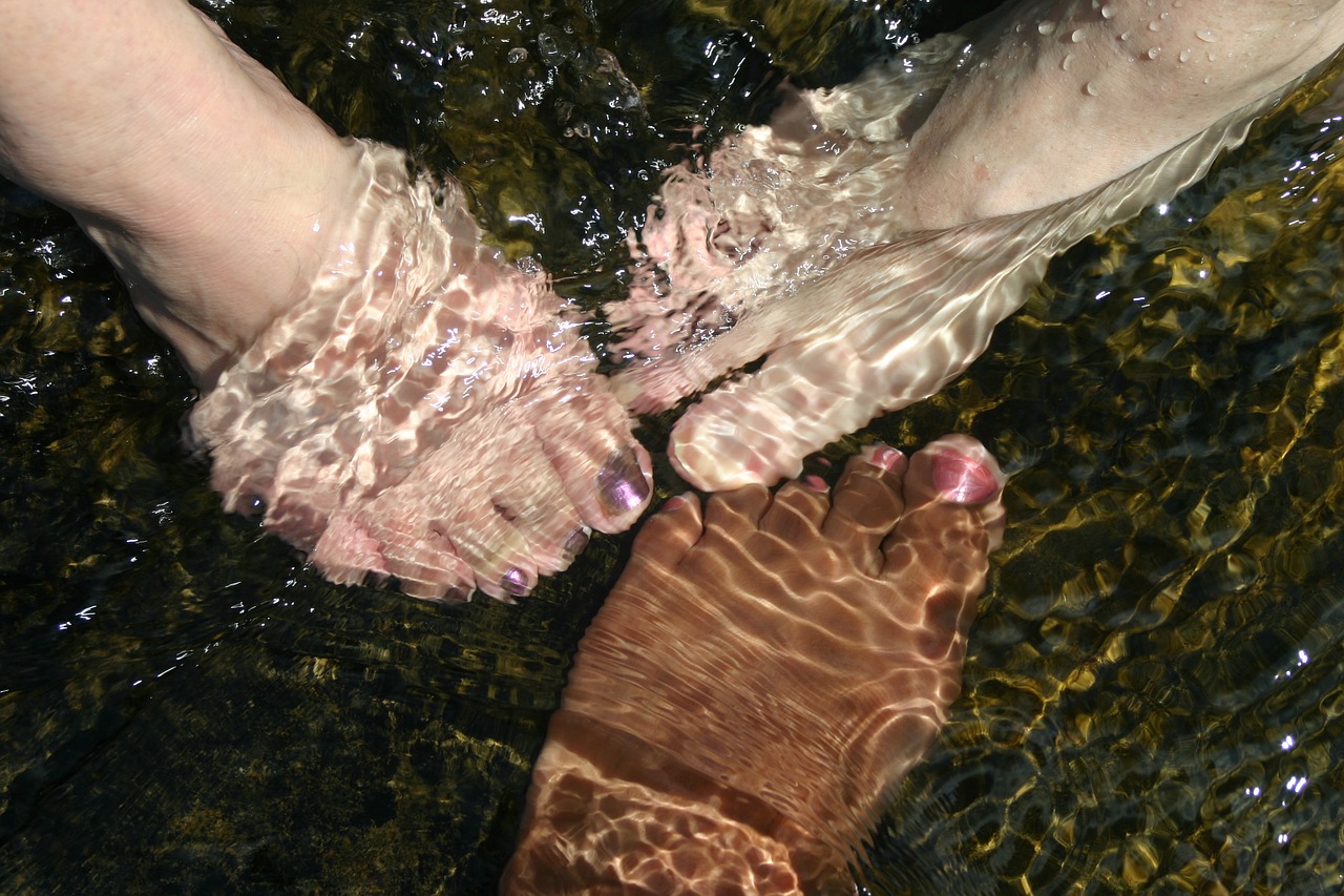 feet water refreshing free photo