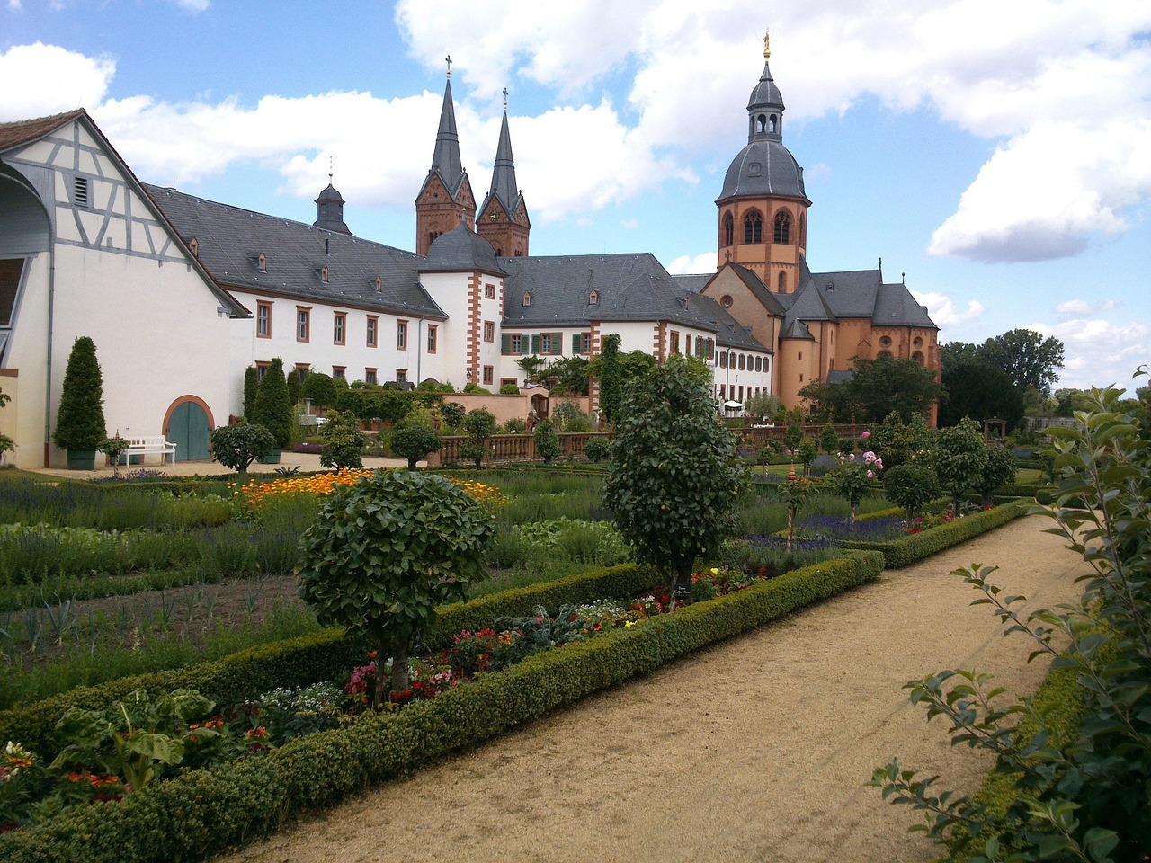 seligenstadt monastery klosterhof free photo