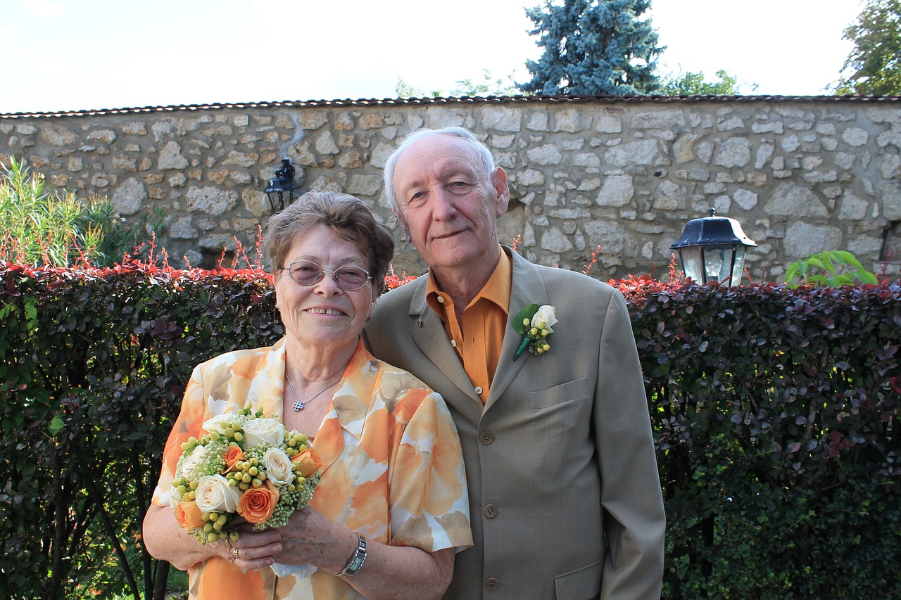 seniors pair oma opa and free photo