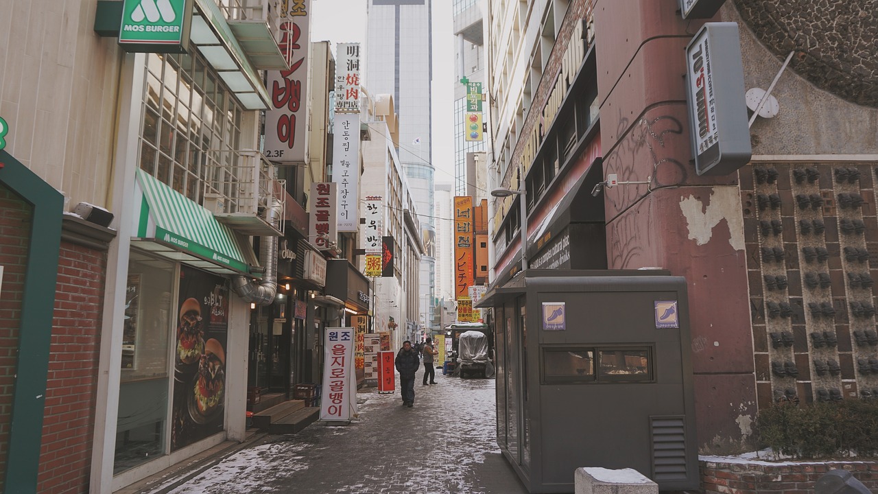 seoul retro style street view free photo