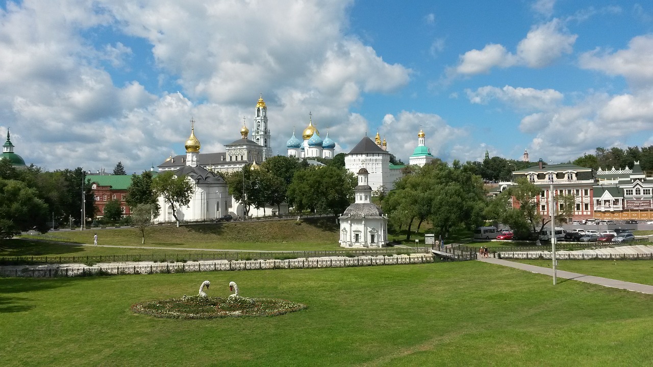 sergiev posad  russia  trinity-sergius lavra free photo