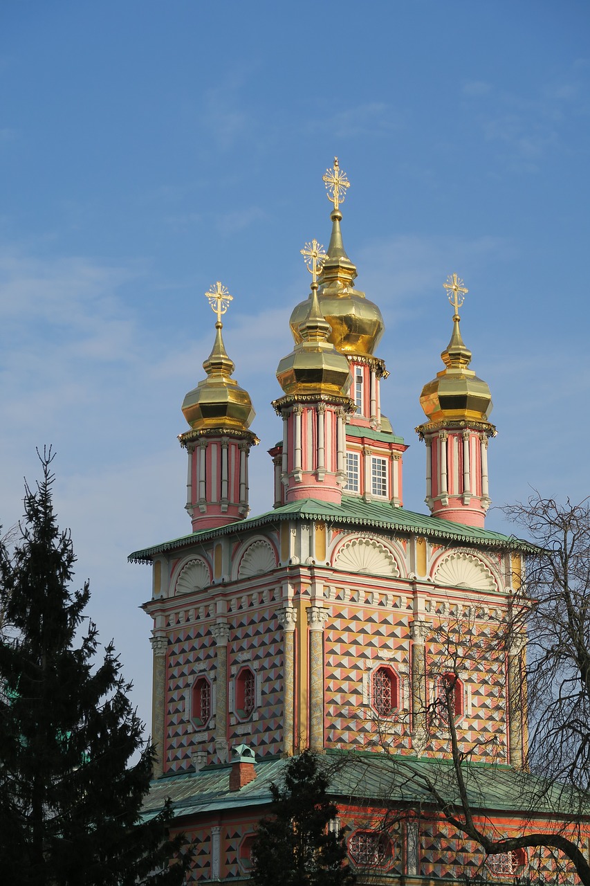 sergiev posad  church  laurel free photo