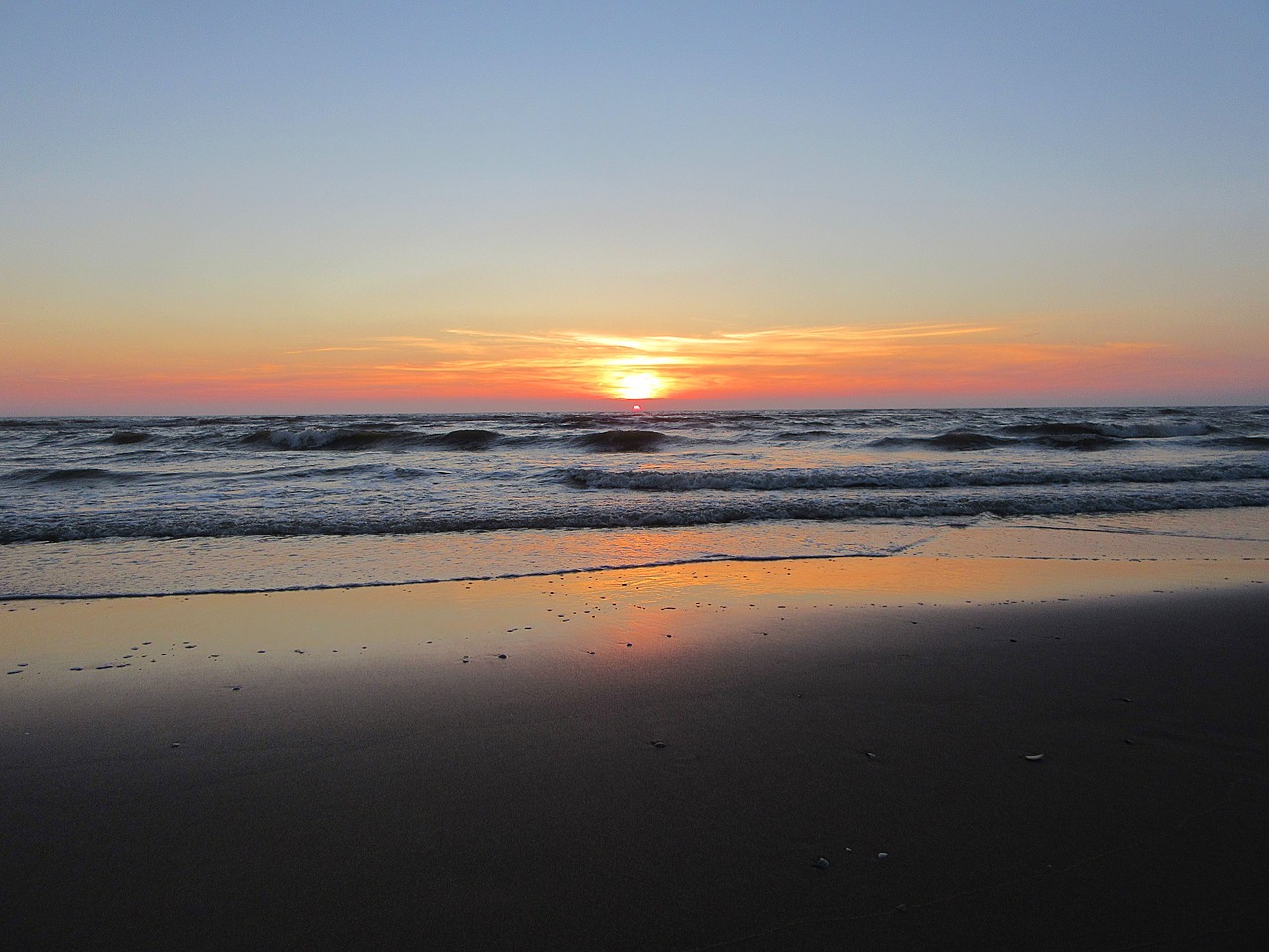 setting sun colorful sunset brand free photo