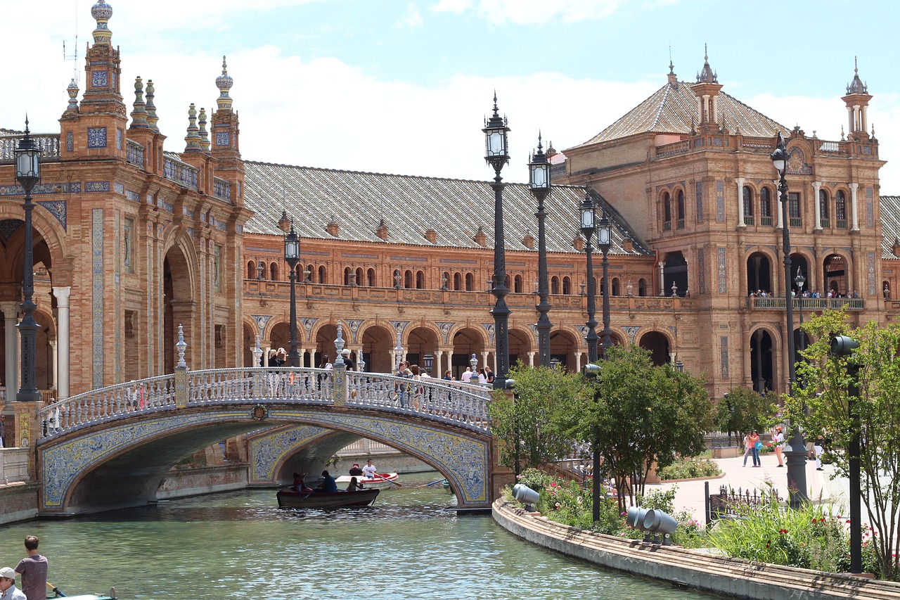 sevilla  monument  castle free photo