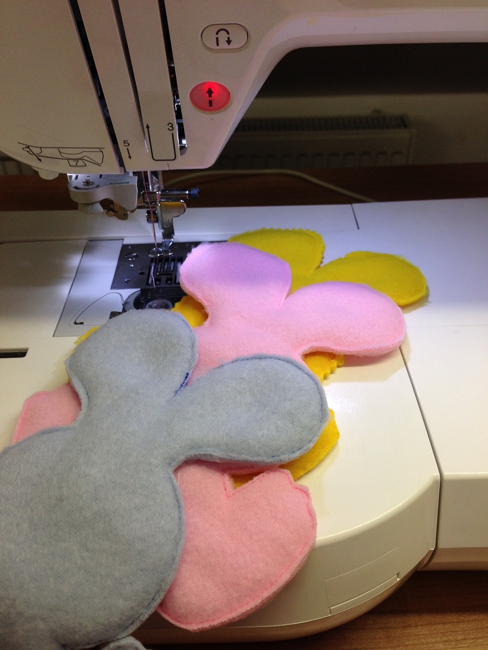 sew sewing machine embroidery free photo