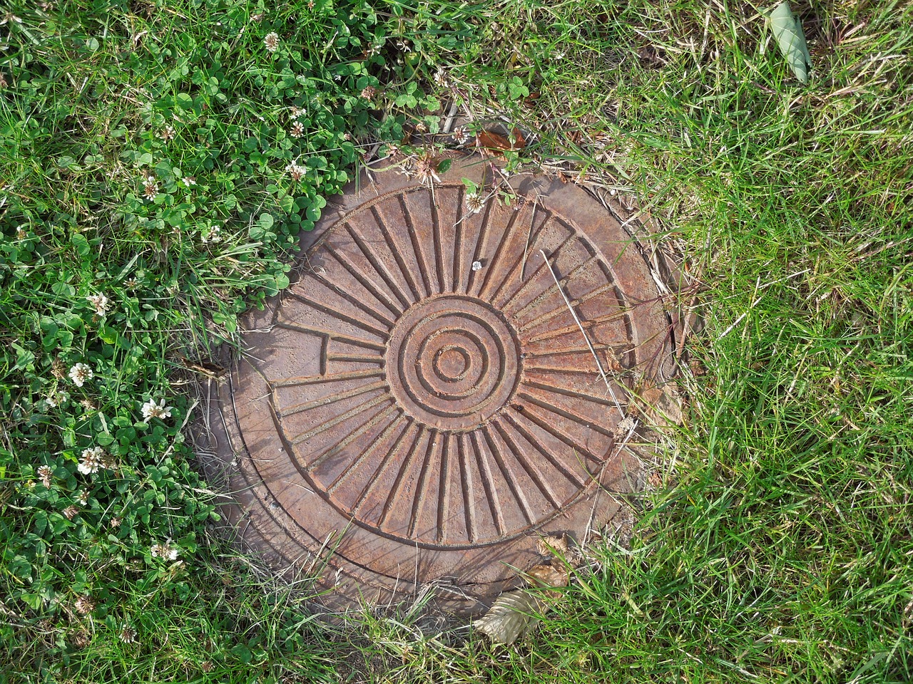 sewer cover pattern free photo