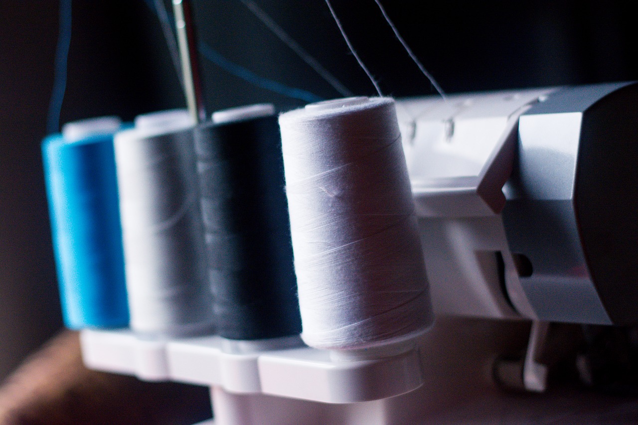 sewing thread yarn free photo