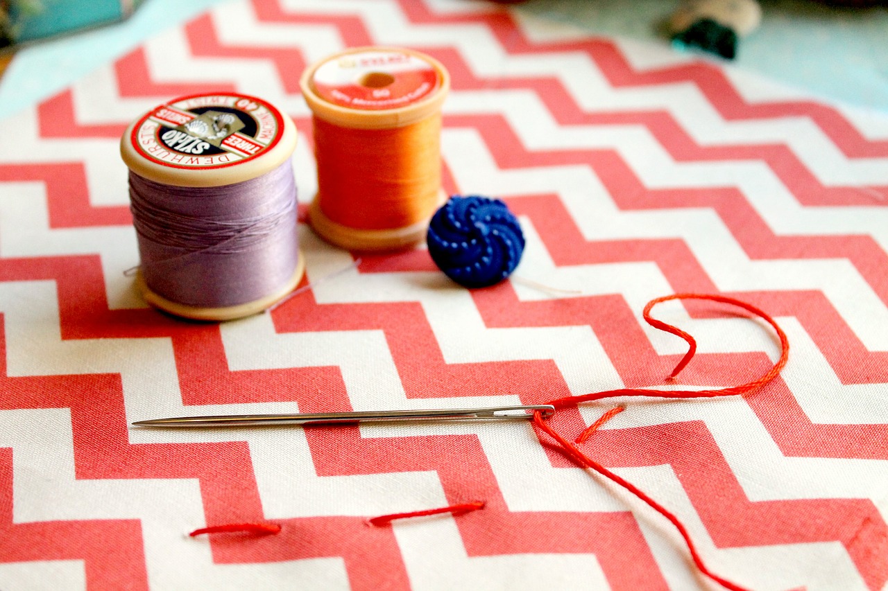 sewing needlework thread free photo