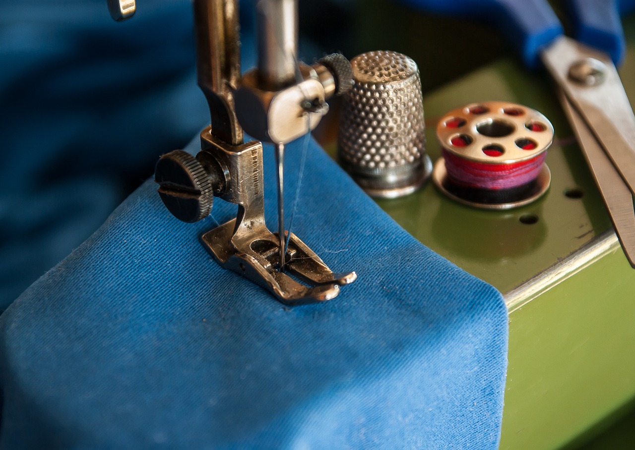 sewing machine couture thimble free photo