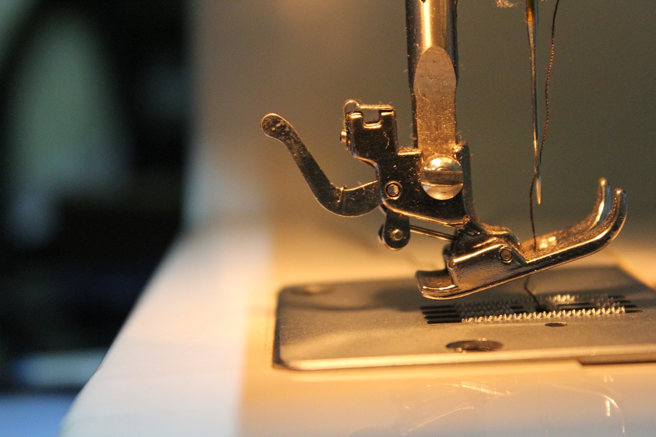 sewing-machine hobby sewing free photo