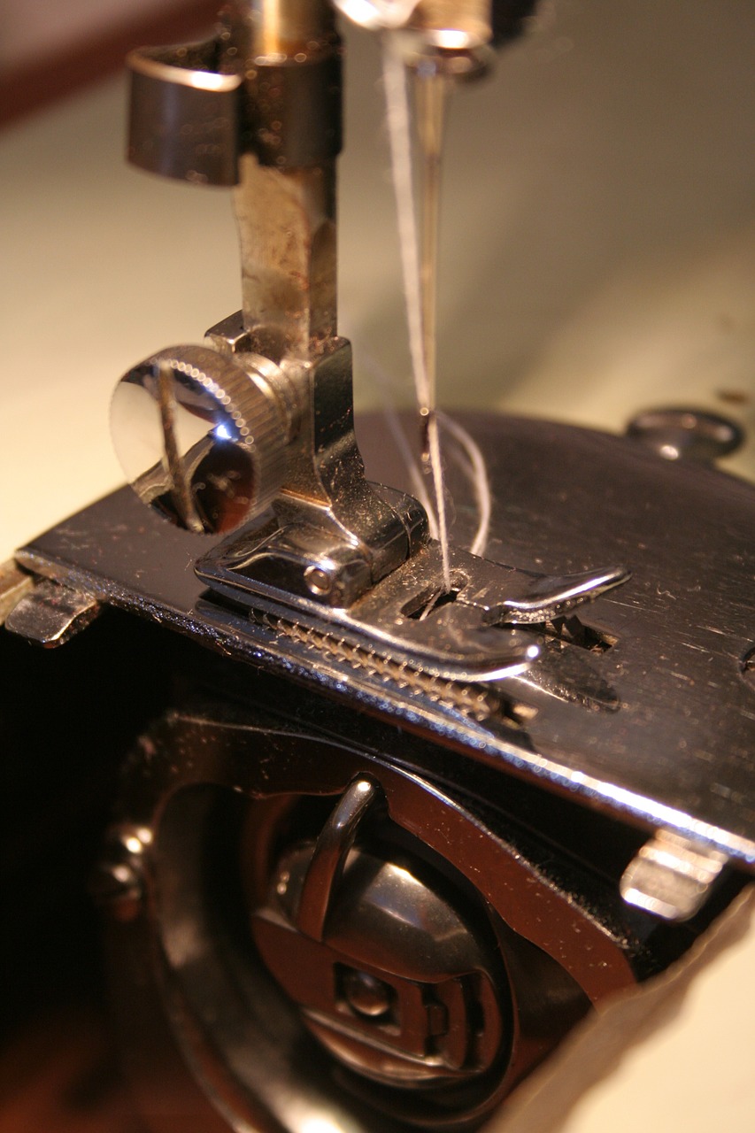 sewing machine sewing lockstitch free photo