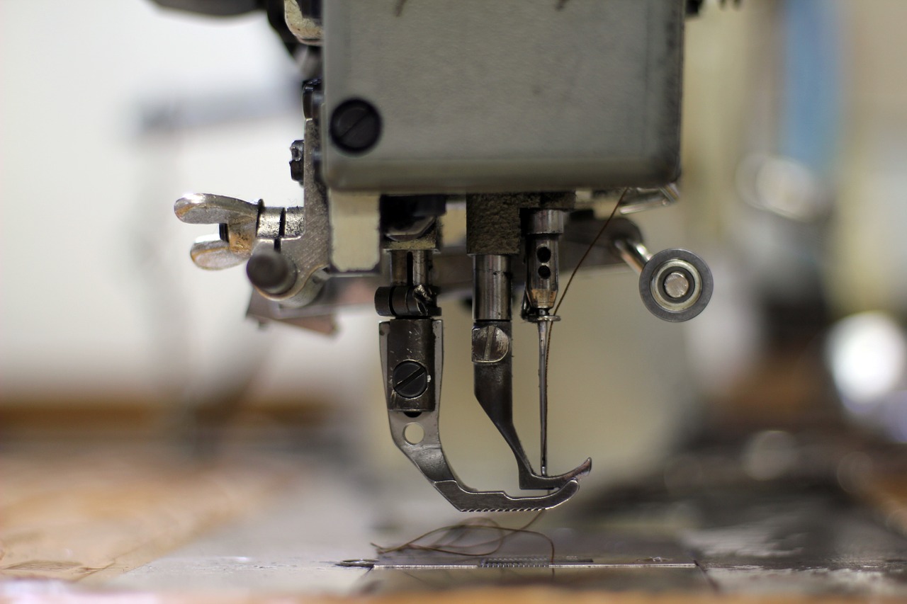 sewing machine clothing commercial free photo