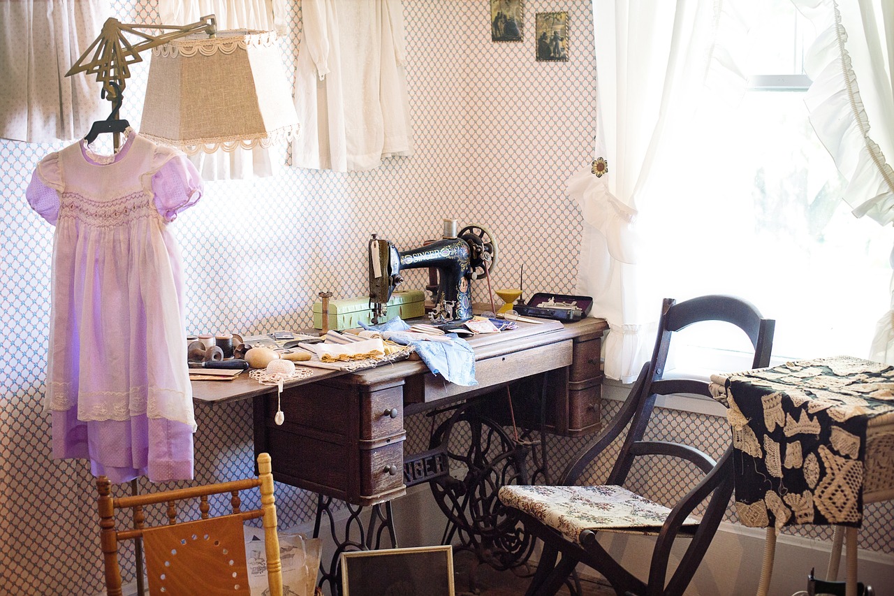 sewing room sewing machine antique free photo
