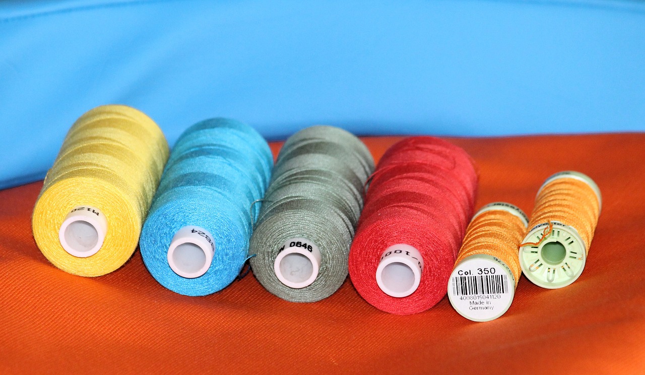 sewing thread bobbin sew free photo