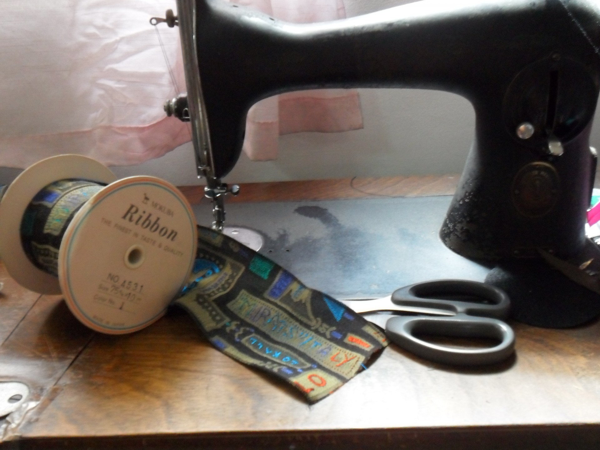 sewing machine ribbon sewing free photo