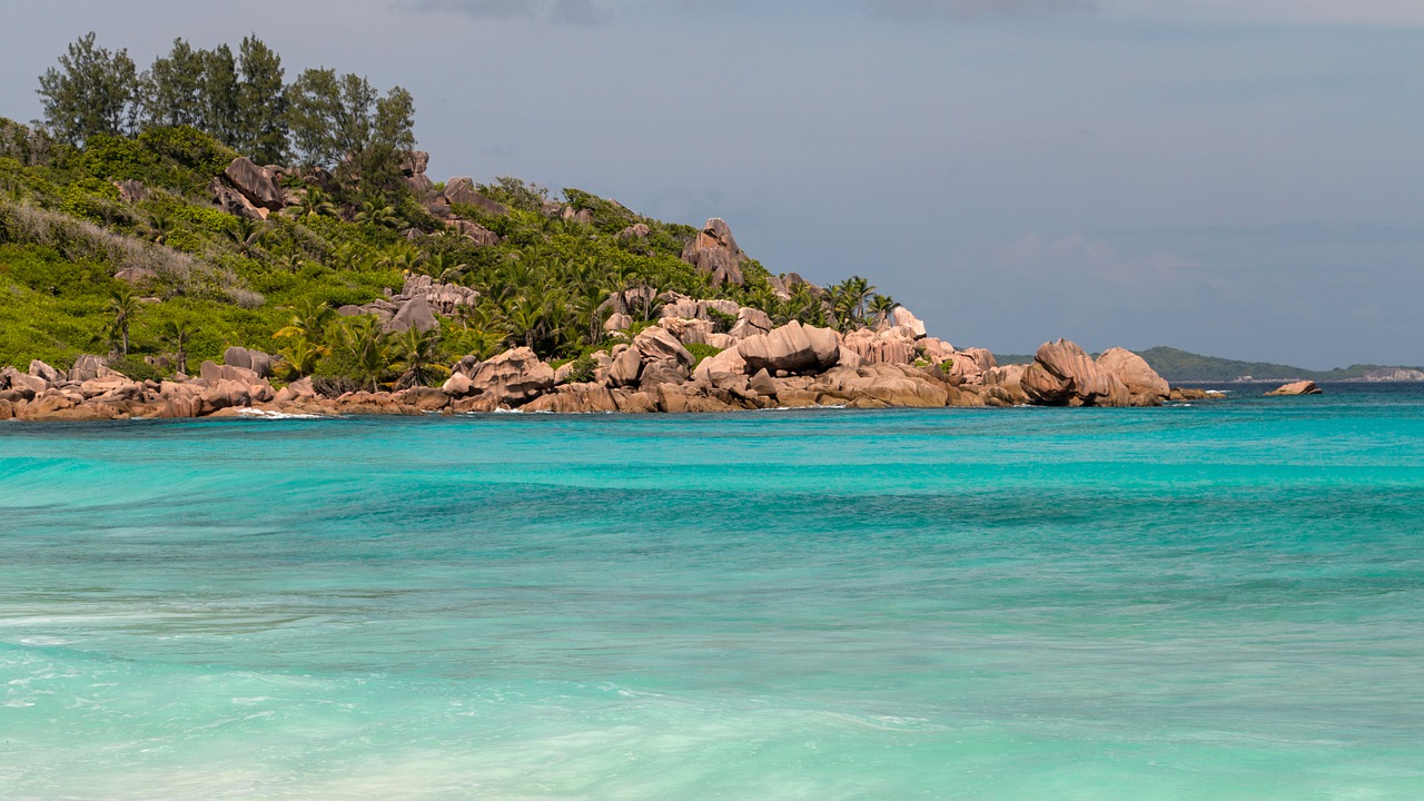 seychelles  la digue  an island free photo