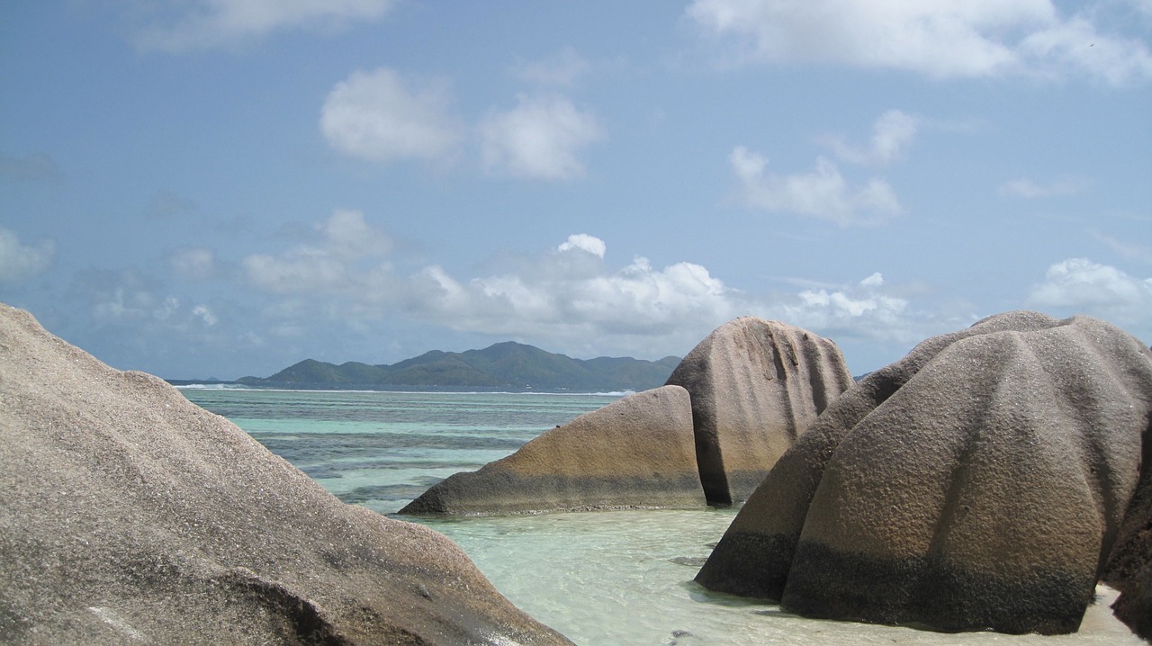 seychelles granite rock island free photo
