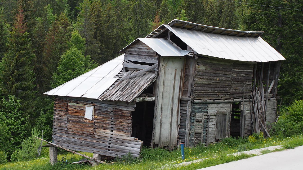 shack hut countryside free photo