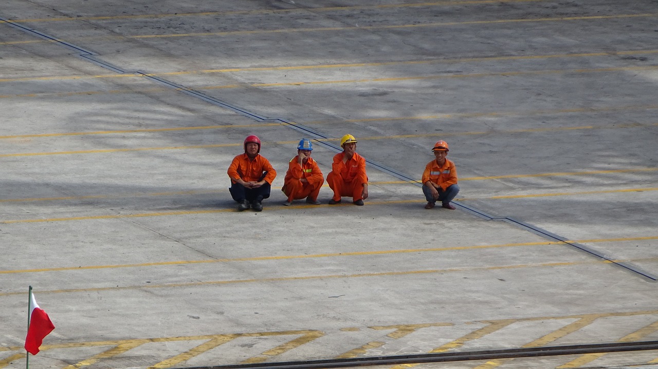 shade workers dock free photo