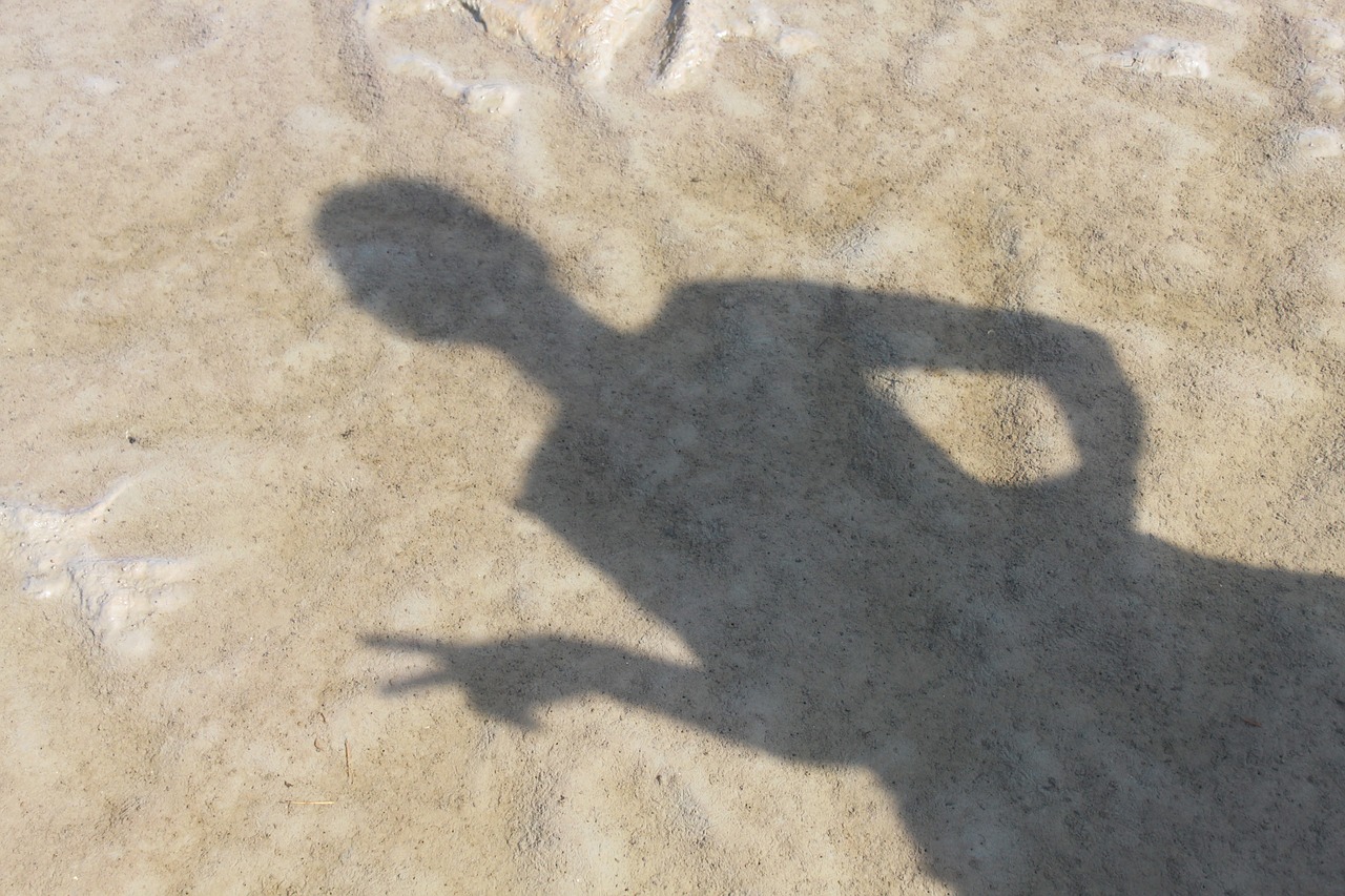 shadow shadow play sand free photo