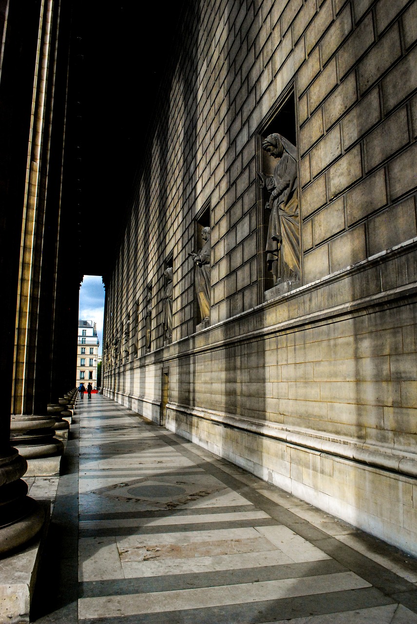 shadows  hallway  corridor free photo