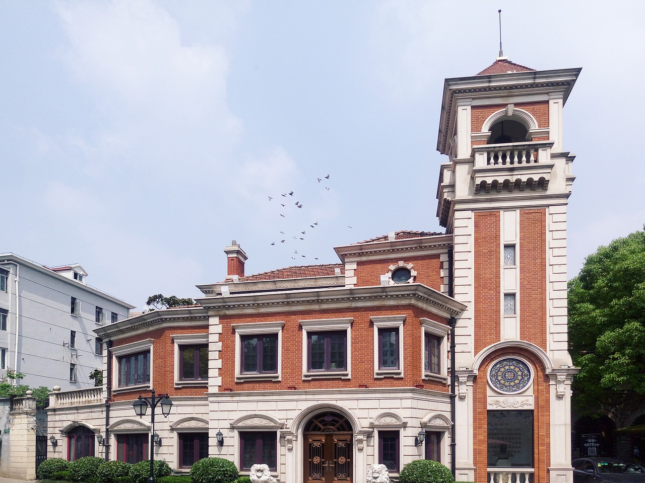 shanghai building duolun road free photo