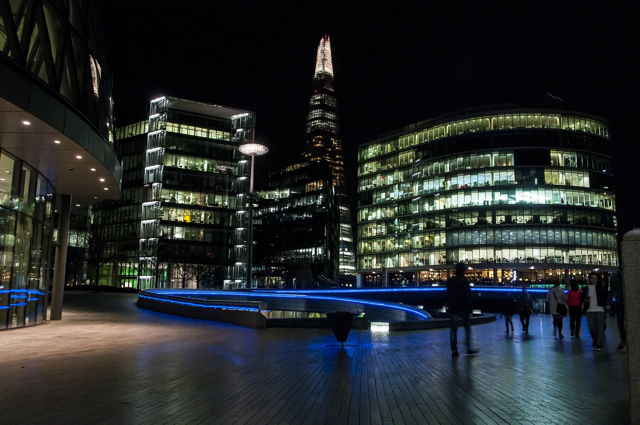 shard night city free photo