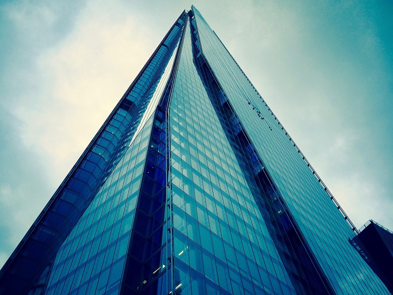 shard skyscraper london free photo