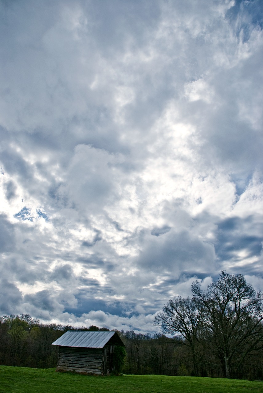 shed clouds field free photo