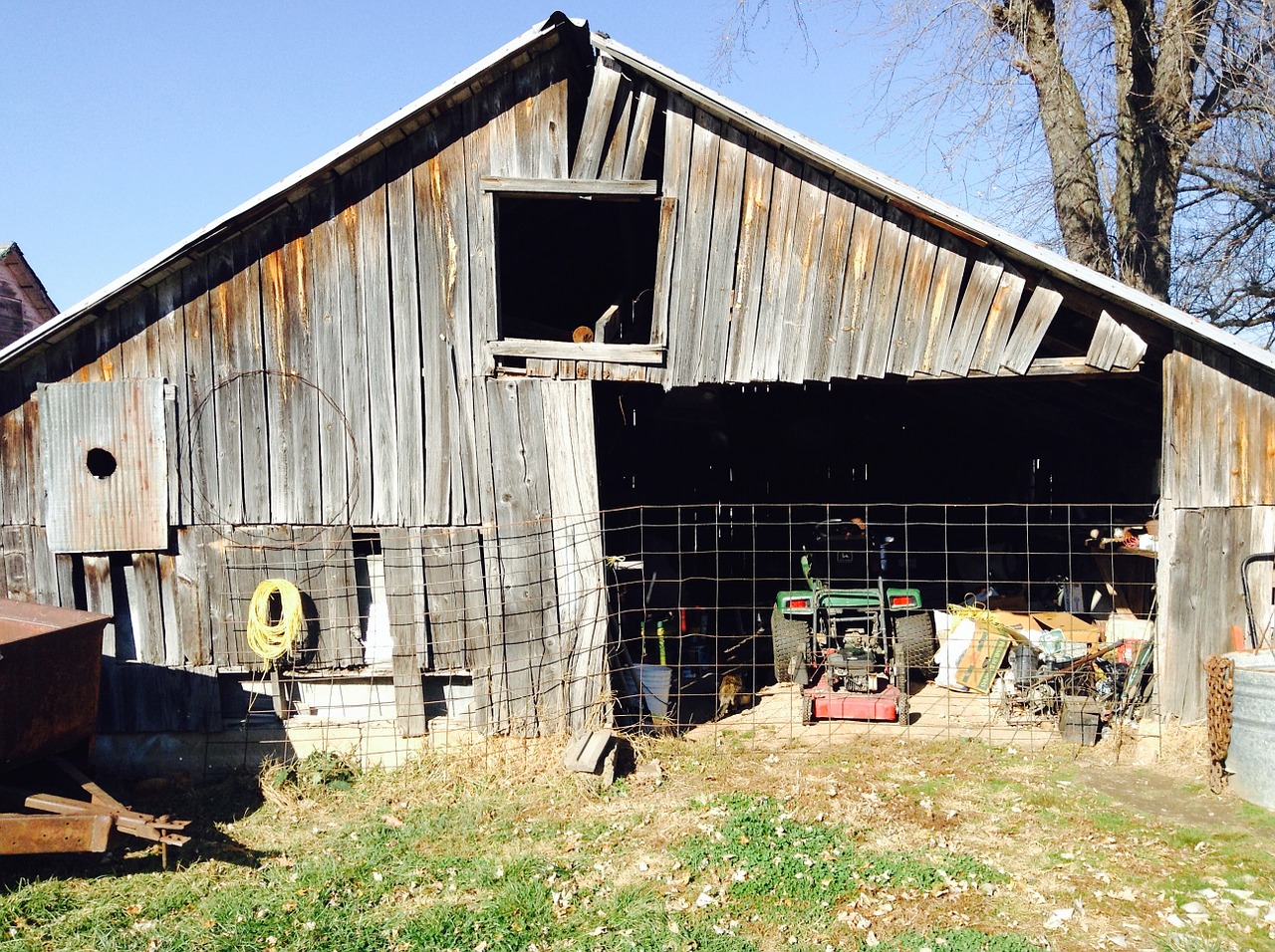 shed barn wooden free photo