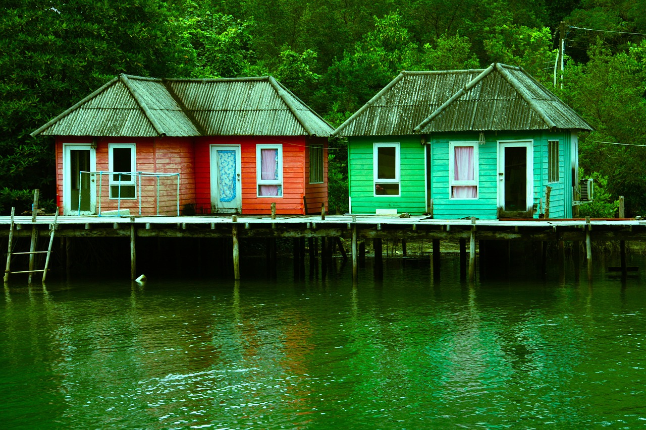 sheds houses stilts free photo
