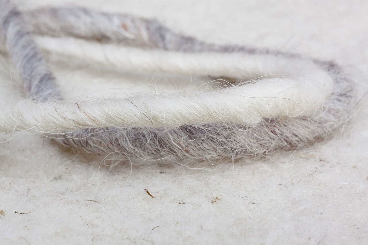 sheep's wool sheep wool-felt natural fiber free photo